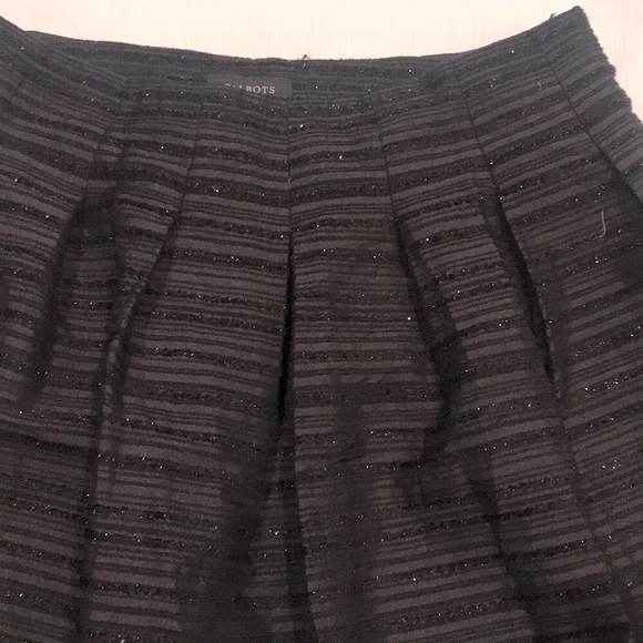 Brand new Talbots Black Textured Striped Pleated Skirt Midi